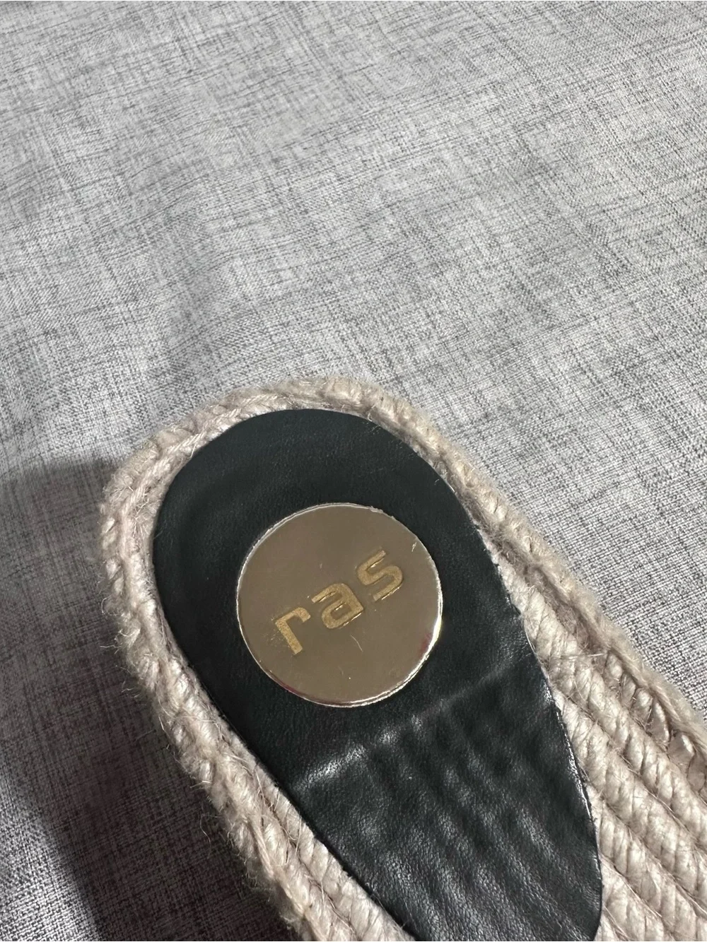 Ras black leather